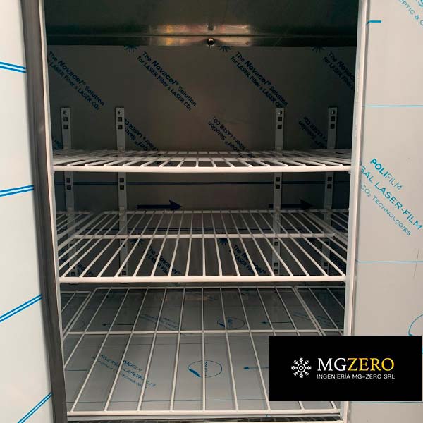 heladera bajo mesada interior